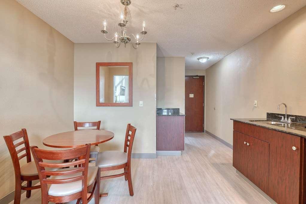 Comfort Suites Madison West - Middleton Room photo