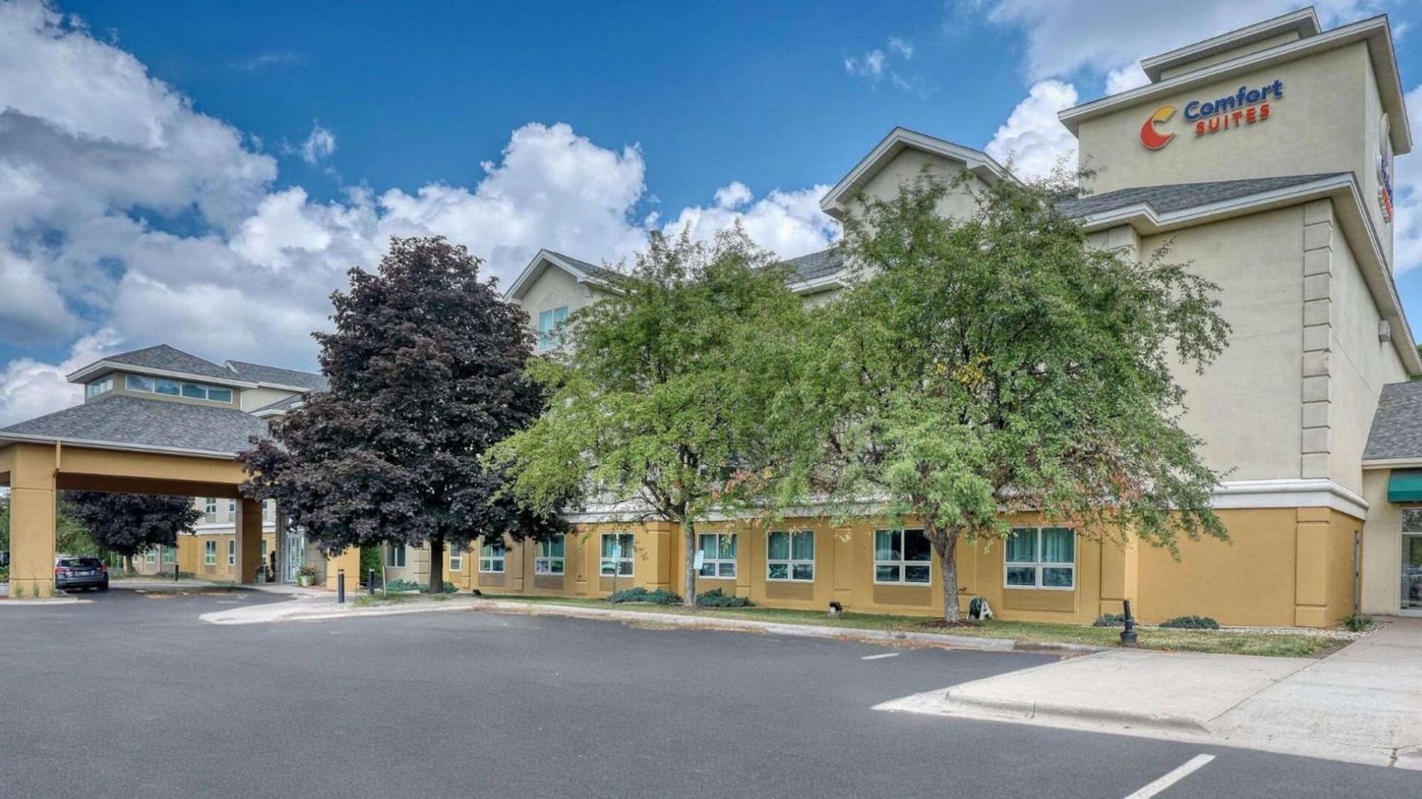 Comfort Suites Madison West - Middleton Exterior photo