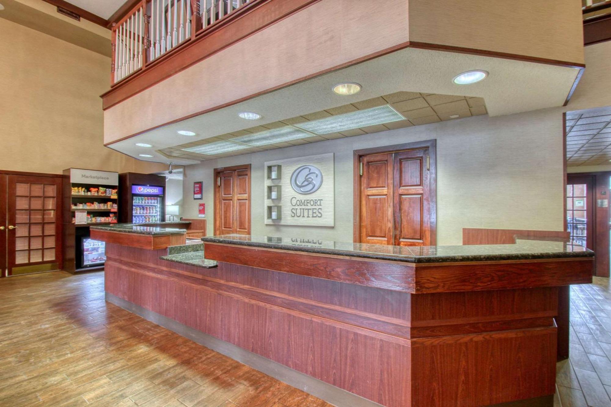 Comfort Suites Madison West - Middleton Exterior photo